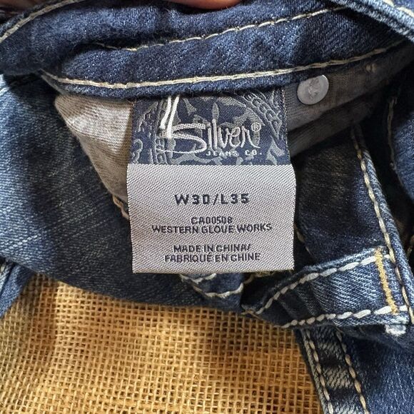 SILVER 'Twisted' Woman's Boot Cut Low-Rise Distressed Jeans W30/L35 - Picture 6 of 11